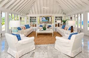 Private 2BR Open-air Villa Panoramic Views Pool