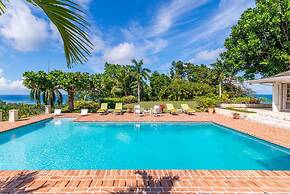 Private 2BR Open-air Villa Panoramic Views Pool
