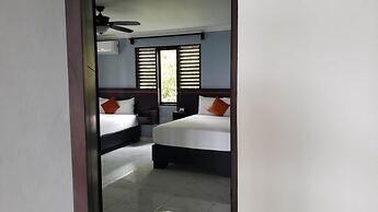 Modern 4BR Hillside Villa Pool Beach Club Access