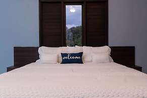 Modern 4BR Hillside Villa Pool Beach Club Access