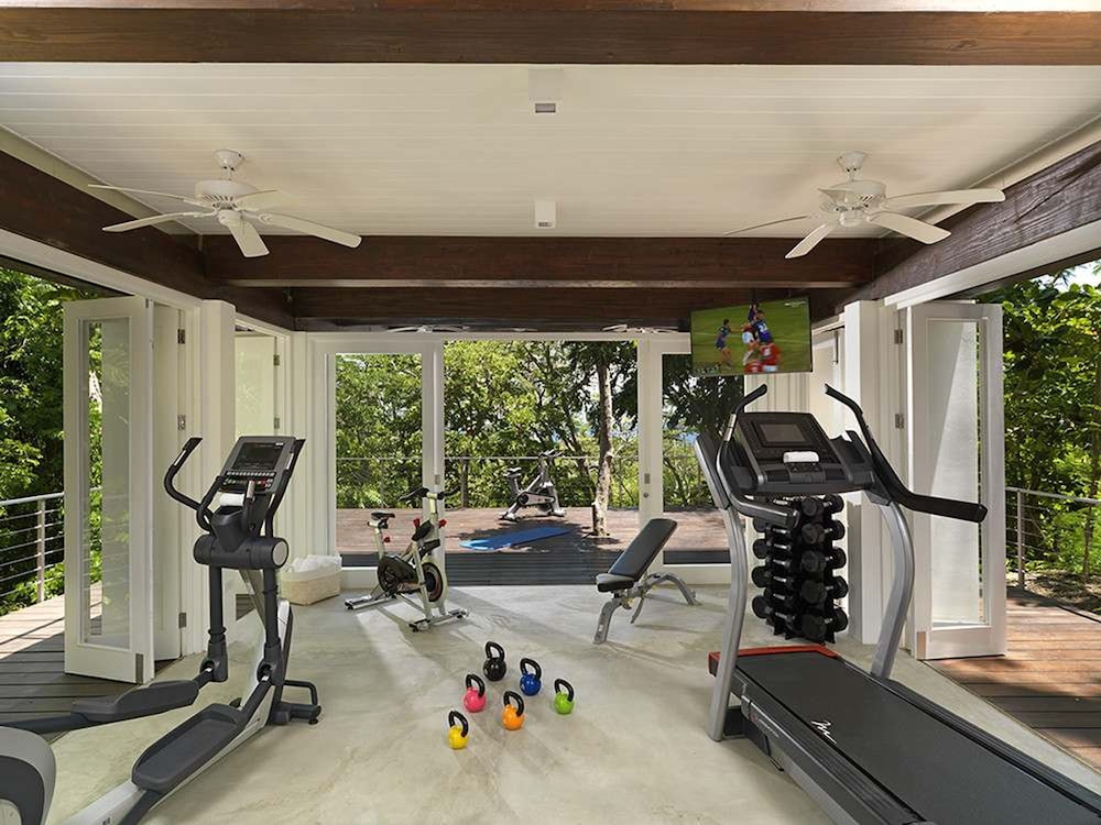 Nature-inspired 4BR Modern Villa Pool Resort Access