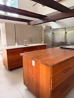 Nature-inspired 4BR Modern Villa Pool Resort Access