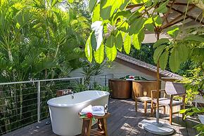 Nature-inspired 4BR Modern Villa Pool Resort Access