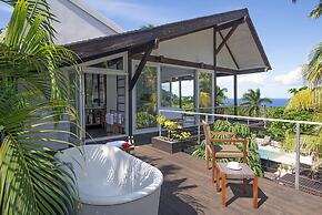 Nature-inspired 4BR Modern Villa Pool Resort Access