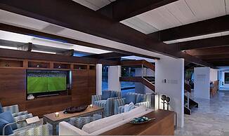 Nature-inspired 4BR Modern Villa Pool Resort Access