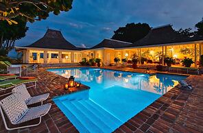 Private 4BR Open-air Villa Panoramic Views Pool