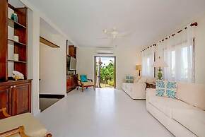 Charming 4BR Garden Villa Pool Separate Cottage