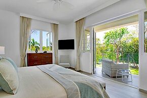 Contemporary 6BR Villa Sea Views Infinity Pool Resort Access