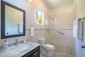 Contemporary 6BR Villa Sea Views Infinity Pool Resort Access