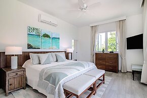 Contemporary 6BR Villa Sea Views Infinity Pool Resort Access