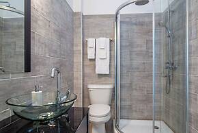 Contemporary 6BR Villa Sea Views Infinity Pool Resort Access