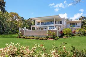Contemporary 6BR Villa Sea Views Infinity Pool Resort Access