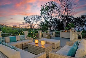 Contemporary 6BR Villa Sea Views Infinity Pool Resort Access