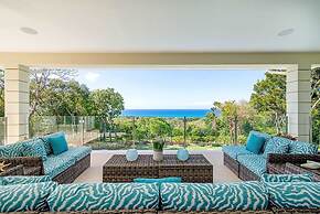 Contemporary 6BR Villa Sea Views Infinity Pool Resort Access