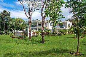 Contemporary 6BR Villa Sea Views Infinity Pool Resort Access