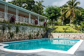 Secluded 3BR Garden Villa Pool Ocean Views