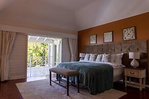 Secluded 3BR Garden Villa Pool Ocean Views
