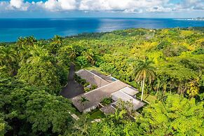 Secluded 3BR Garden Villa Pool Ocean Views