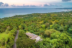 Secluded 3BR Garden Villa Pool Ocean Views