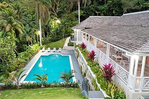 Secluded 3BR Garden Villa Pool Ocean Views
