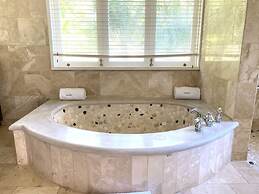 Secluded 3BR Garden Villa Pool Ocean Views