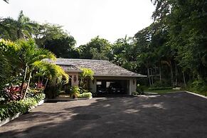 Secluded 3BR Garden Villa Pool Ocean Views
