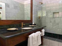 Secluded 3BR Garden Villa Pool Ocean Views