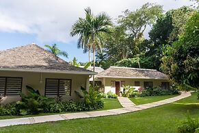 Secluded 3BR Garden Villa Pool Ocean Views