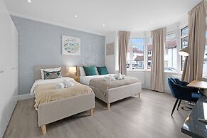 Modern 3 Bedroom, 2 Bathroom Home in Edgware