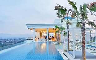 Modern Style Studio At Art Deco Apartment