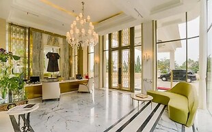 Modern Style Studio At Art Deco Apartment