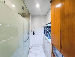 Modern Style Studio At Art Deco Apartment