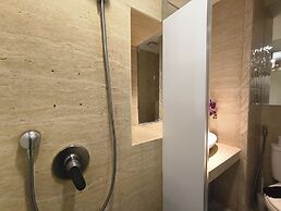 Modern Style Studio At Art Deco Apartment