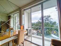 Modern Style Studio At Art Deco Apartment