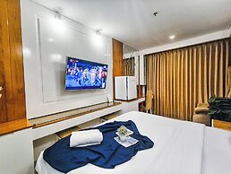 Modern Style Studio At Art Deco Apartment