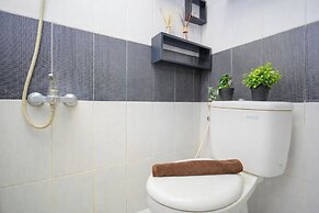 Comfortable Classic Studio At Apartment Cinere Bellevue Suites