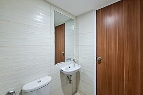 Comfortable And Warm Studio Room At Cisauk Point Apartment