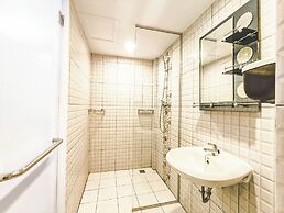 Neat Studio At De Prima Apartment