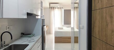 Cozy Ambience Studio At Delft Ciputra Makassar Apartment