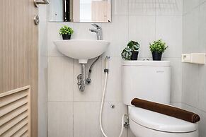 Wooden Accents Studio At Monroe Tower Apartment