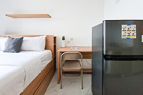 Basic Look Studio Apartment At Sky House Bsd Near Aeon Mall