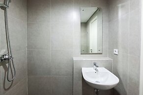 Restful Monochrome Studio At Apartment The Ayoma