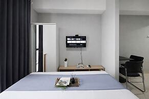 Restful Monochrome Studio At Apartment The Ayoma