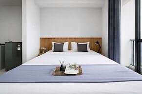 Restful Monochrome Studio At Apartment The Ayoma