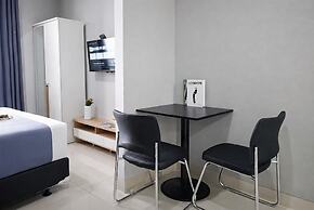 Restful Monochrome Studio At Apartment The Ayoma