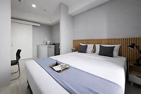 Restful Monochrome Studio At Apartment The Ayoma