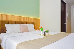 Soft Toned Studio At Transpark Cibubur Apartment