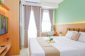 Soft Toned Studio At Transpark Cibubur Apartment