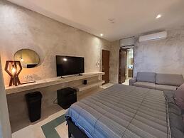 Simple & Luxury