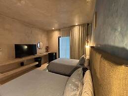 Simple & Luxury